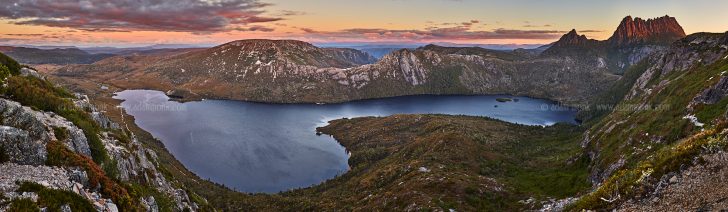 Tasmania Photo Tour Cradle mountain National Park and the view of Dove Lake and Cradle Mountain from Marions Lookout